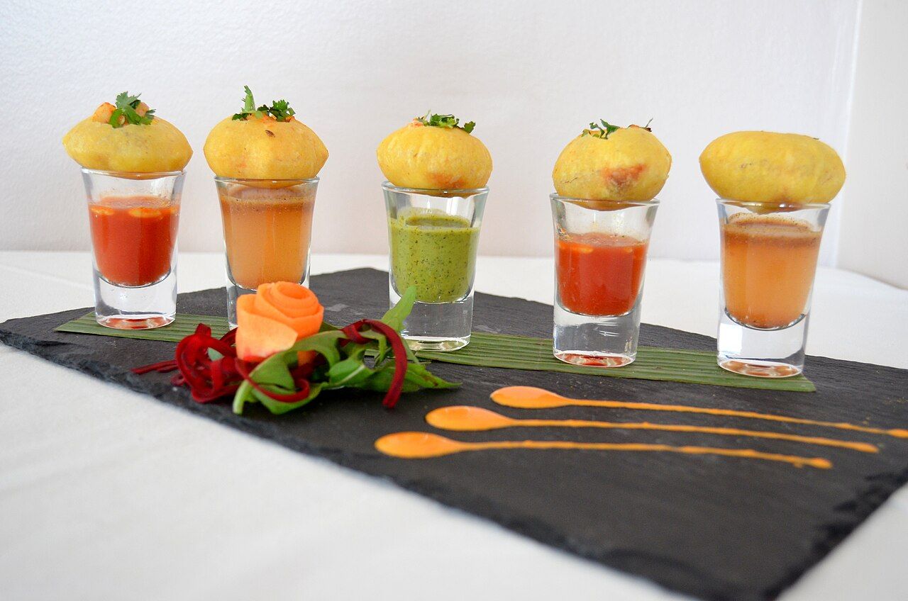 Gol gappe with five kinds of pani
